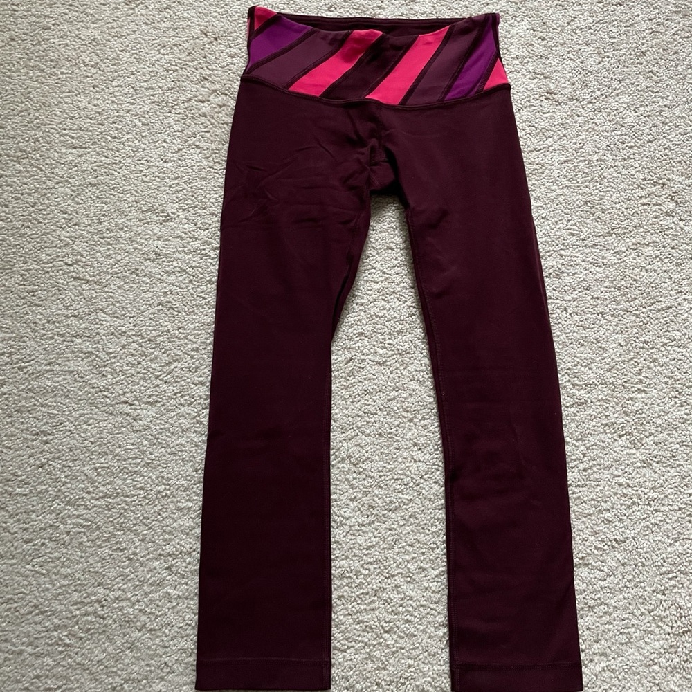 Lululemon Wunder Under crops, rare color, size 2